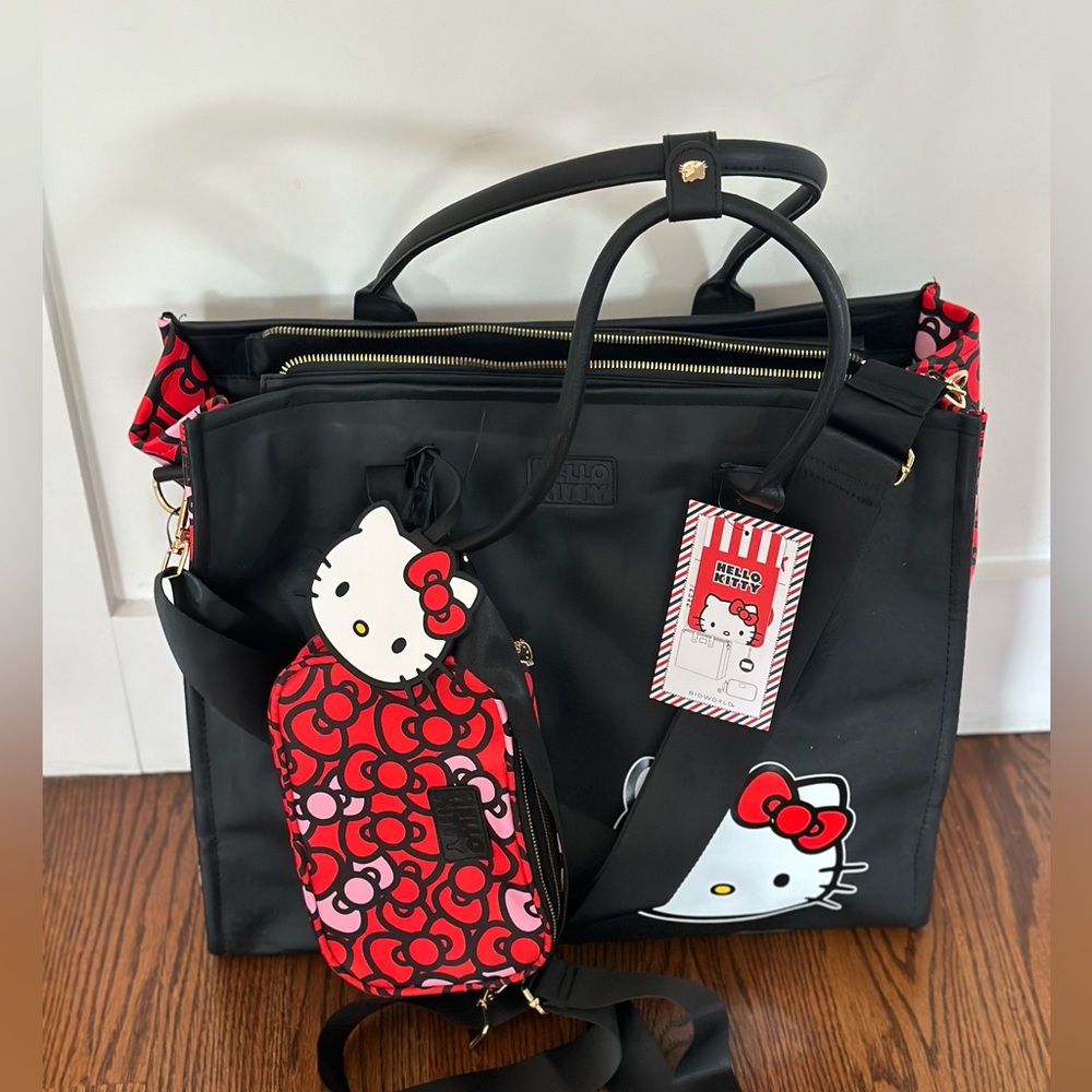 Hello Kitty traveling bag